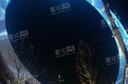 佳木斯夏季奇景：车牌配黑色裙子，街头成网红打卡地！