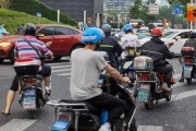 上海外卖电瓶车牌照新规：外卖骑手出行更规范