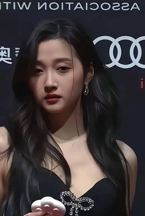 沪B56952车牌车主竟是明星?隐藏在光鲜背后的神秘人物