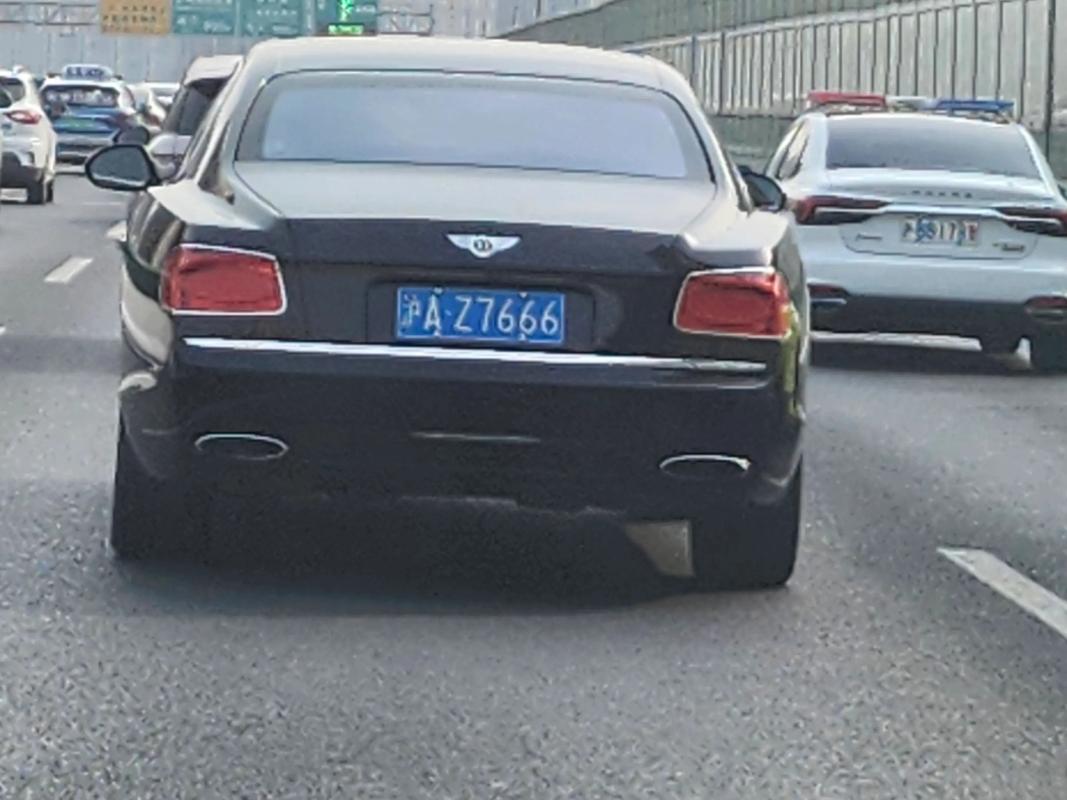 上海车牌靓号爆抢,百万豪车车主争相竞拍!”