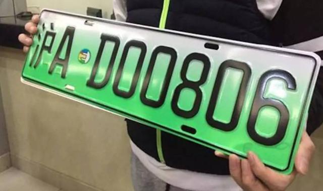 限牌重压下,城市车牌摇号大战愈演愈烈!