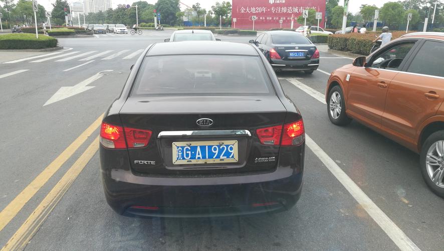 白色车牌CS引发热议,究竟隐藏着什么秘密?