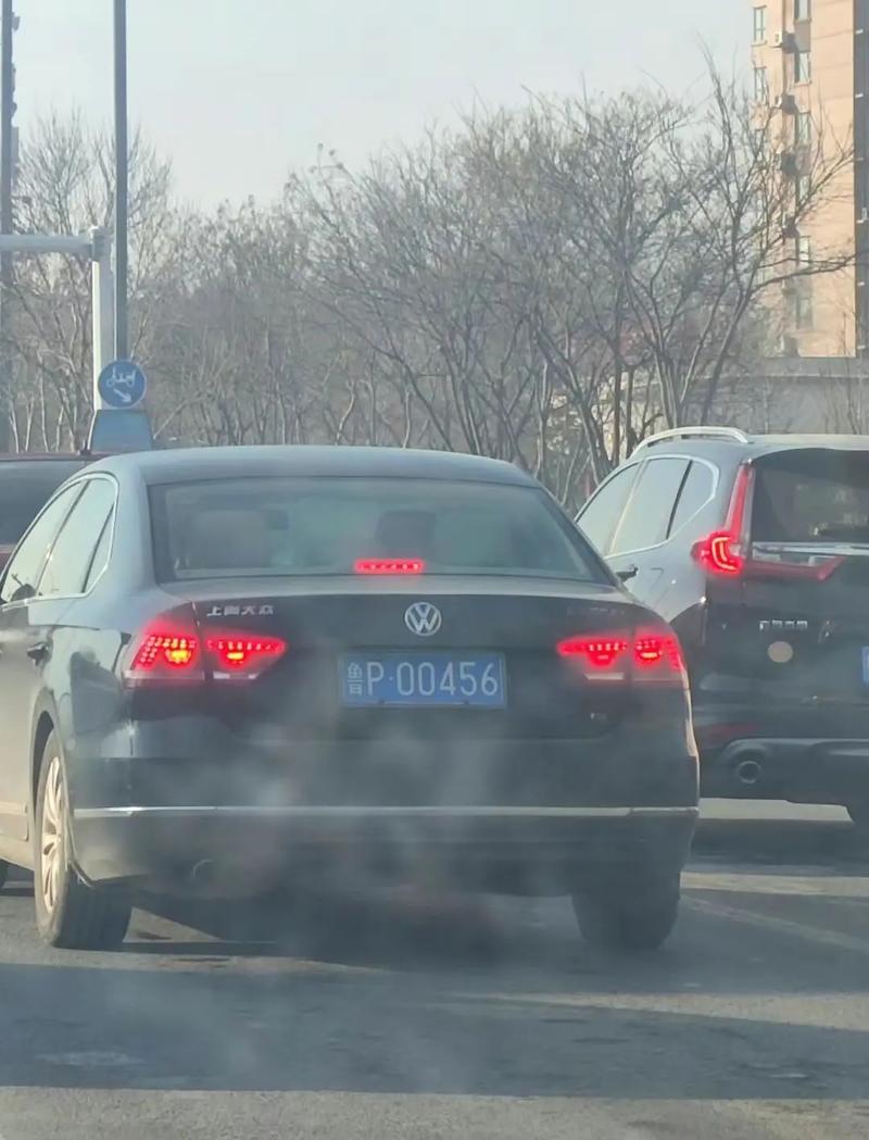 周口街头偶遇靓号车牌,车牌号码引人瞩目