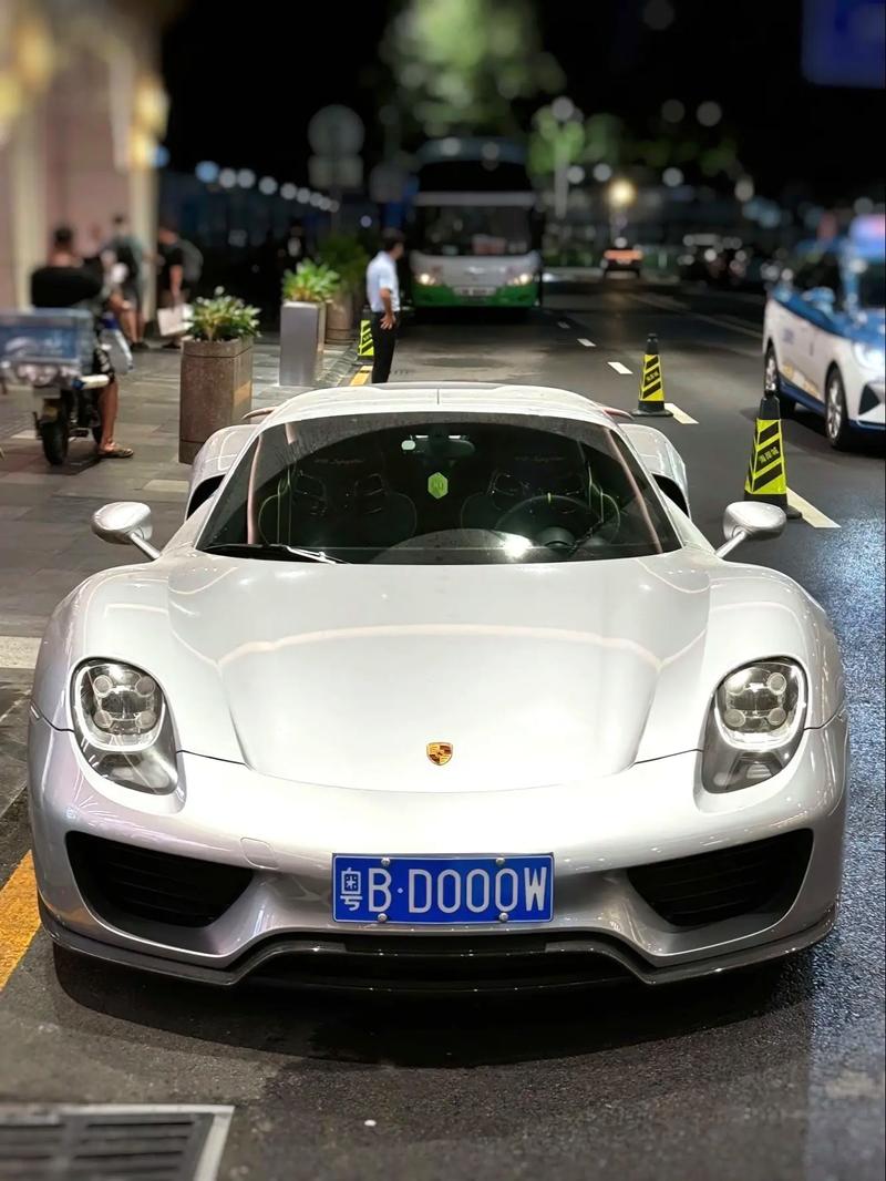 车牌标志:这是什么豪车?