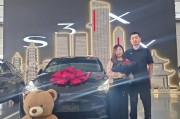 特斯拉车主喜提厦门专属车牌，新能源时代新潮流！
