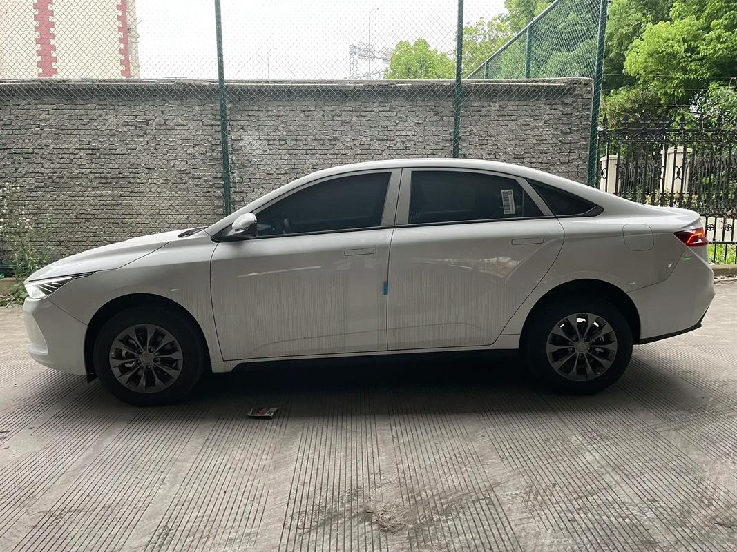 深圳车牌上牌价格:热门城市车牌身价几何
