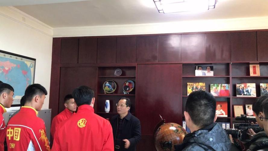 塔沟武校刘海科车牌曝光:豪车彰显武校校长实力!