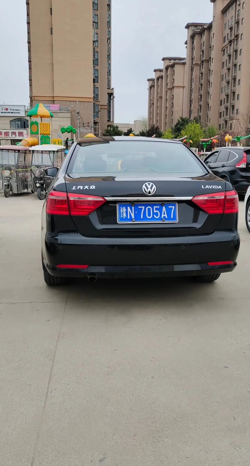 拉萨最新爆款车牌曝光:靓号车牌引热议