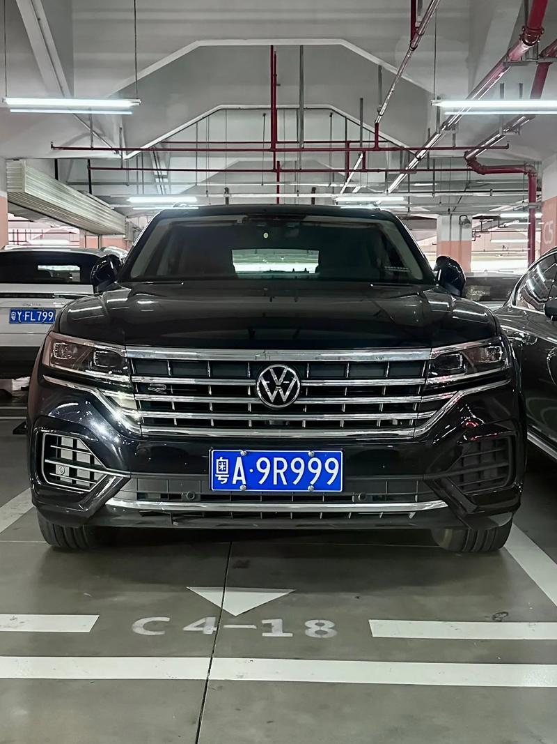 粤A车牌抢手:广州街头豪车云集,车牌价值几何?