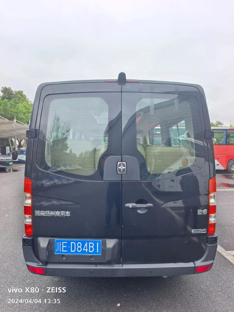 蓝车牌:全国唯一专属身份,这个地方独享尊贵待遇!