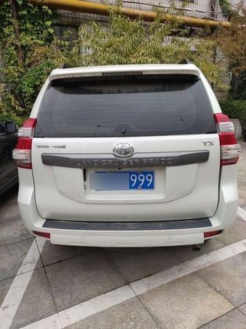 99999车牌靓号,一牌难求,车主喜提天价车牌!”