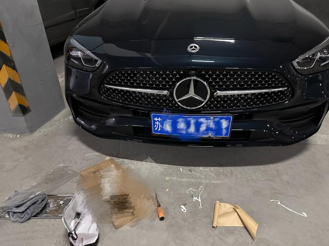 汽车牌照框:实用与美观的完美结合,是否值得拥有?