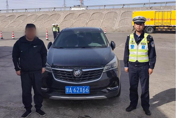 山西警车靓号车牌惊艳亮相,车牌号码引网友热议!