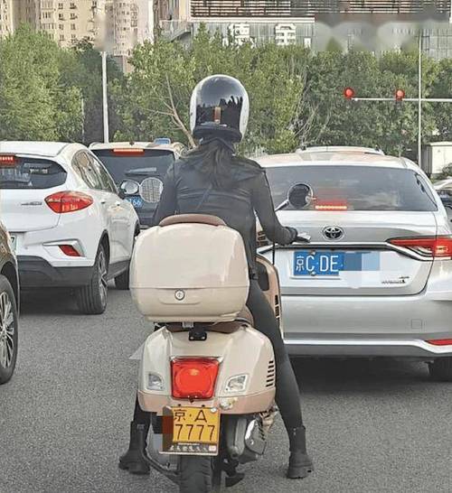 摩托车牌照:价格飙升,值钱程度令人咋舌!
