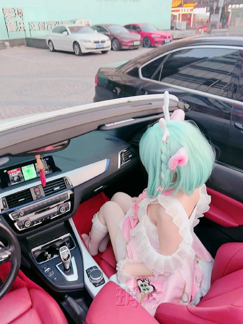Cosplay极品车牌号横空出世,网红车友纷纷热议!