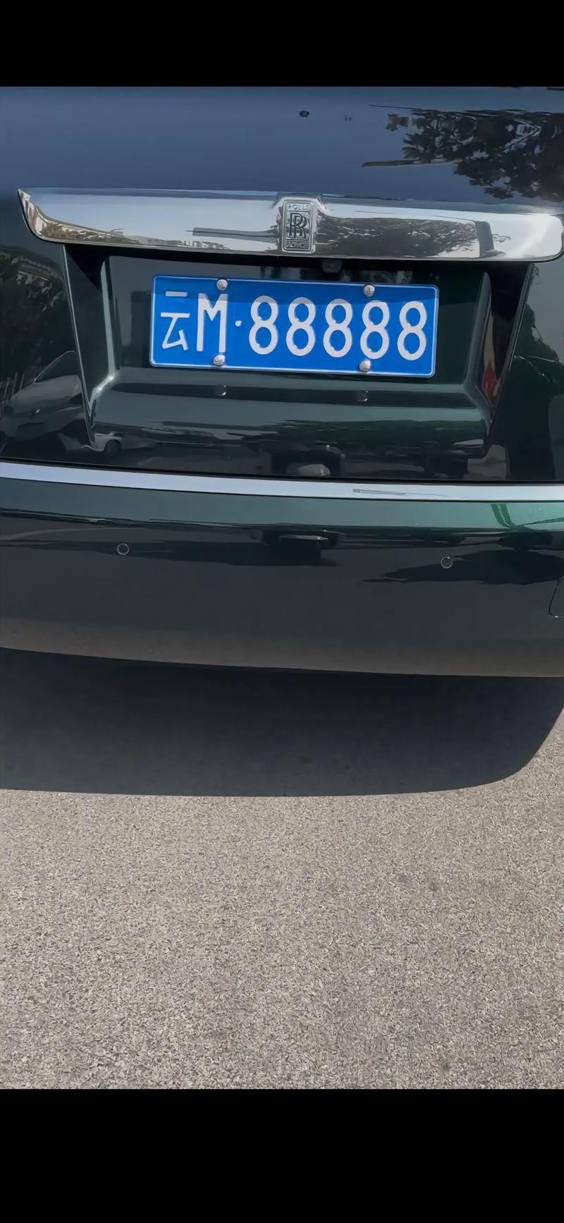 车牌号74110背后的故事：网红车牌的传奇之旅