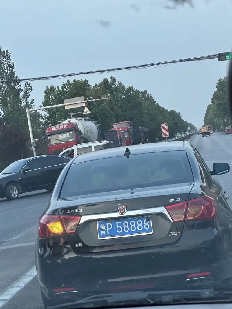 北京街头惊现靓号车牌,瞬间引发网友热议