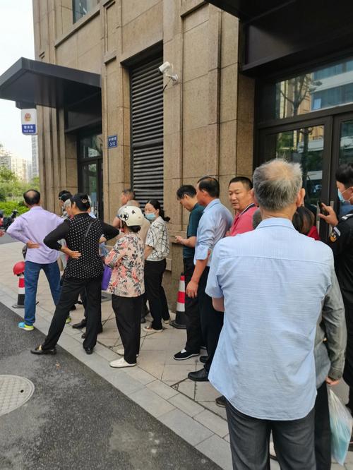 萧山半车牌拍卖引爆热潮，竞拍者络绎不绝