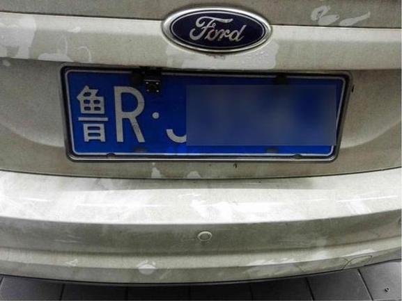 R系列车牌靓号：稀缺资源，一牌难求，车主们争相追捧
