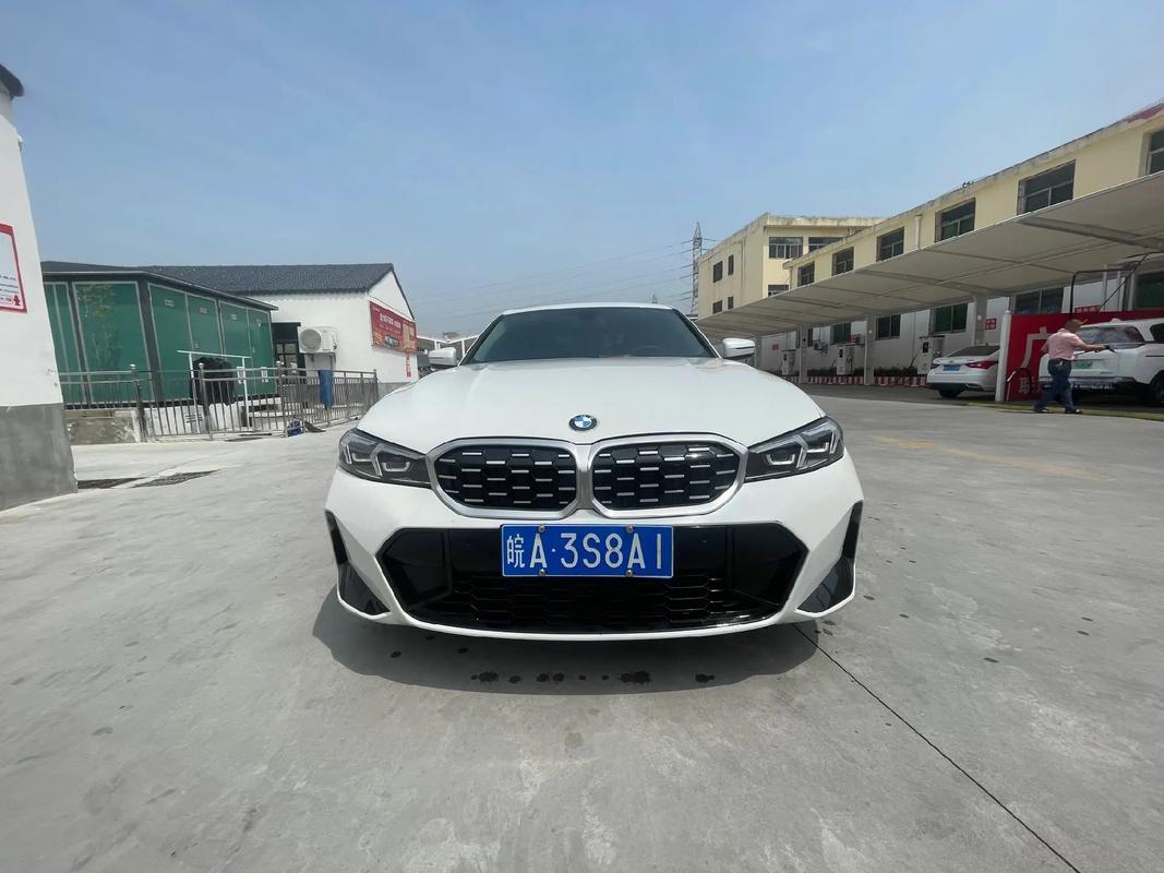 宝马3系车牌靓号:车牌如龙,驾驭非凡人生