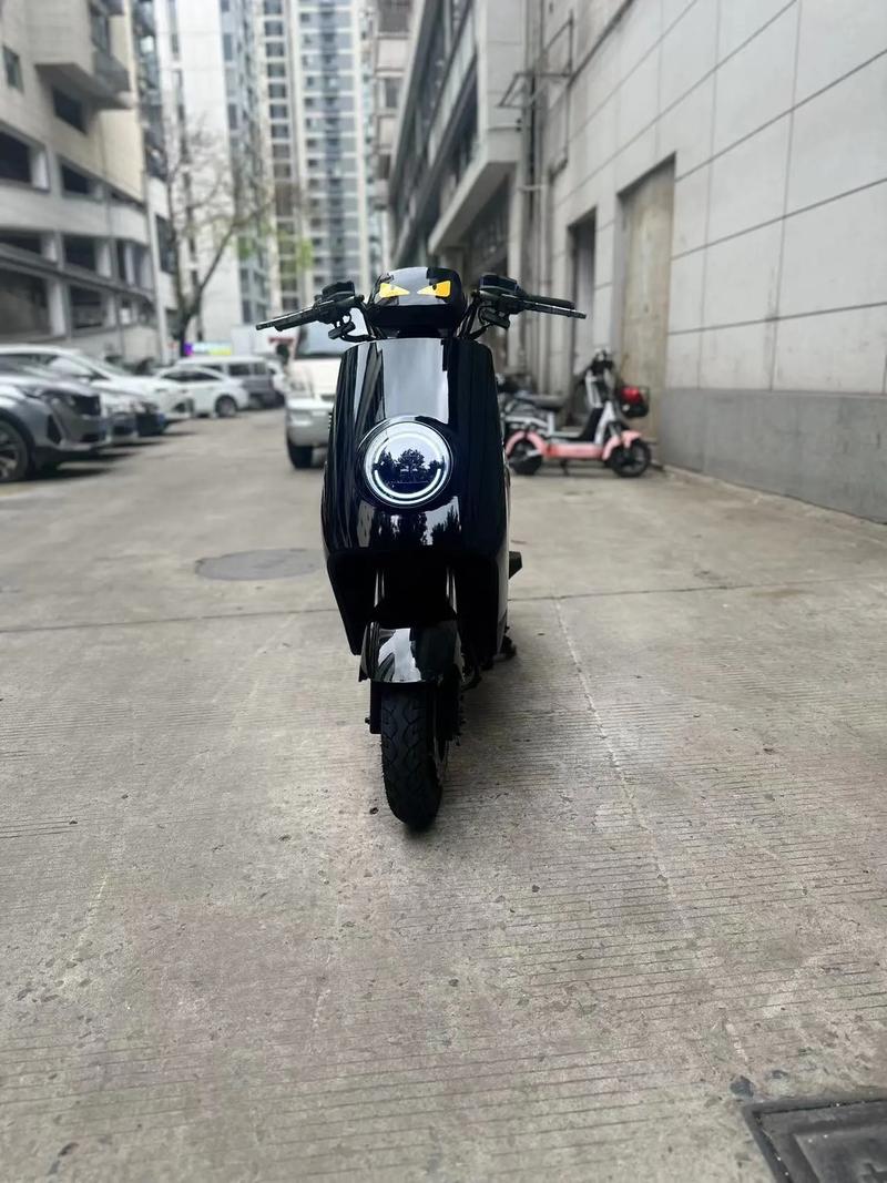 电动车车牌777走红,寓意吉祥引关注!
