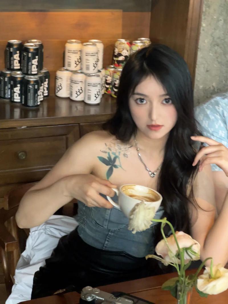 小美御姐车牌靓号引热议,网友直呼:车牌比车还抢镜!”