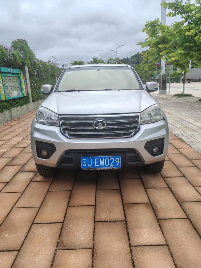 南宁车牌二手长城小车:抢购价低至XX万元,错过等一年!