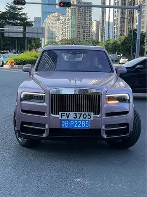 神秘车牌V引热议,隐藏在V字背后的顶级豪车品牌!