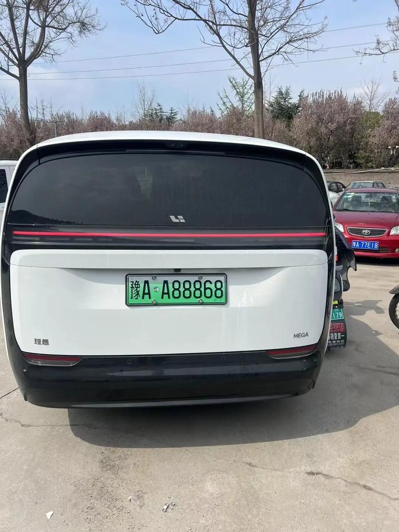 郑州车牌号转让火爆:稀缺资源抢手,价格一路飙升!