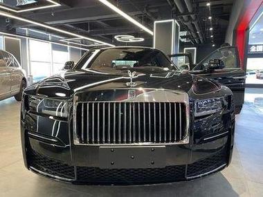 R车牌标志:它代表的是哪款热门豪车?