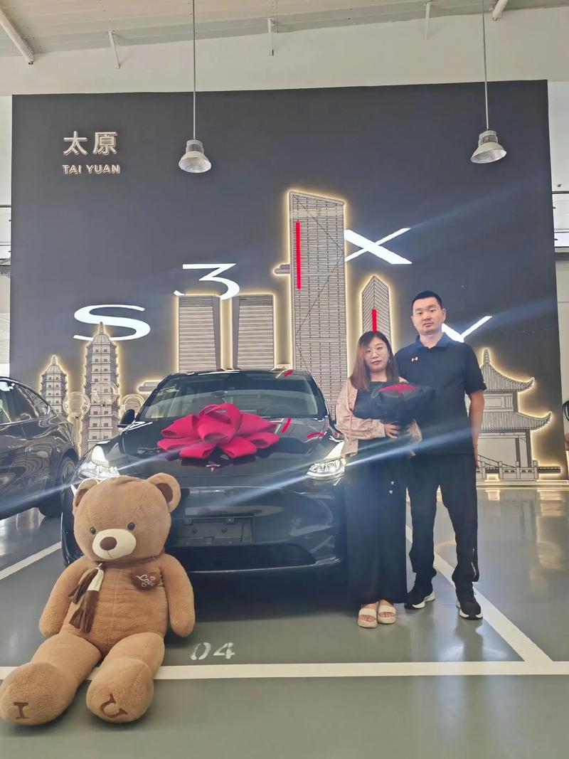 特斯拉车主喜提厦门专属车牌,新能源时代新潮流!